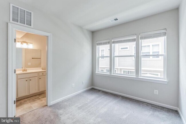 Building Photo - 8159 Tompkins St