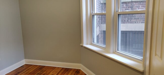 Building Photo - Convenient Brighton Location, Steps from the T Stop, Central Heat/AC, Laundry is on a Site