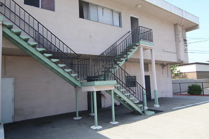 Building Photo - 3247 W Century Blvd