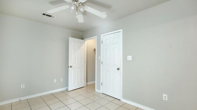 Building Photo - 107 Castleberry Ct