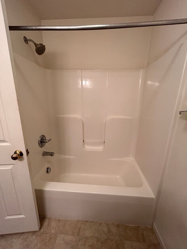 Building Photo - 3 Bed 2 Bath Townhouse in Mountville!