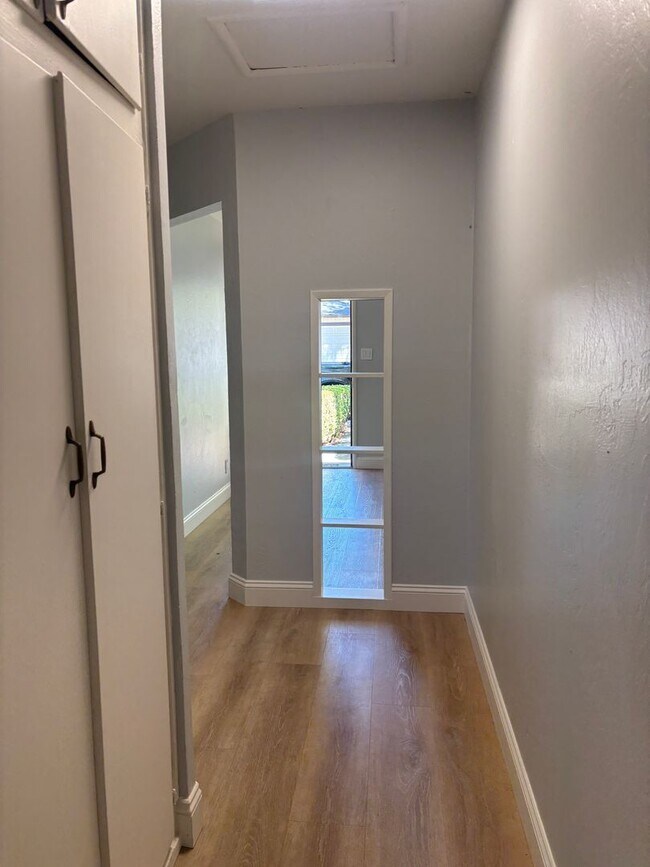 Building Photo - PET FRIENDLY 3 BED/1 BATH in Palo Alto Available Now