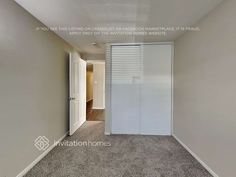 Building Photo - 27858 Crosspath Ave