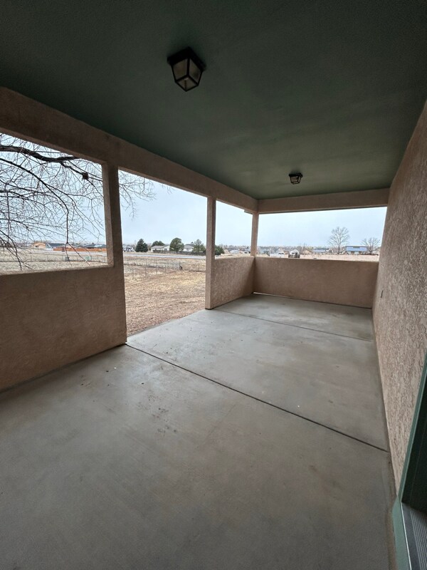 Building Photo - 895 S Knox Dr