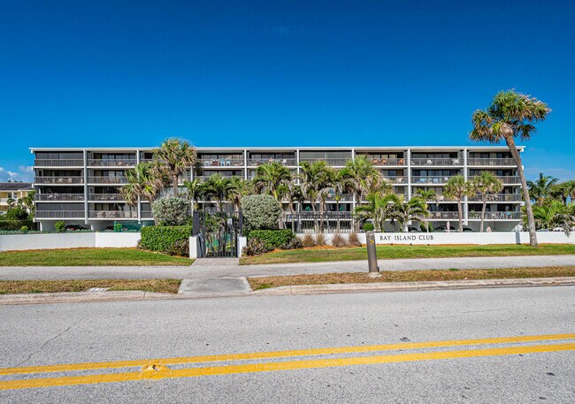 Building Photo - 4141 Ocean Dr