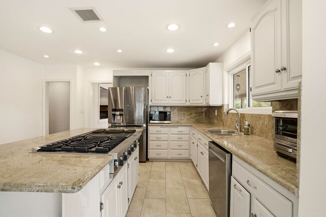 Building Photo - FALL IN LOVE with a Woodland Hills View