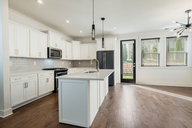 Building Photo - Gated Community - Villages of Stoneybrook