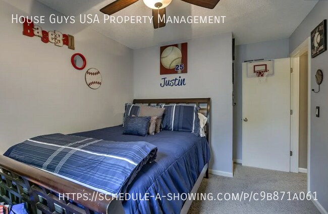 Building Photo - 420 SE Onyx Dr