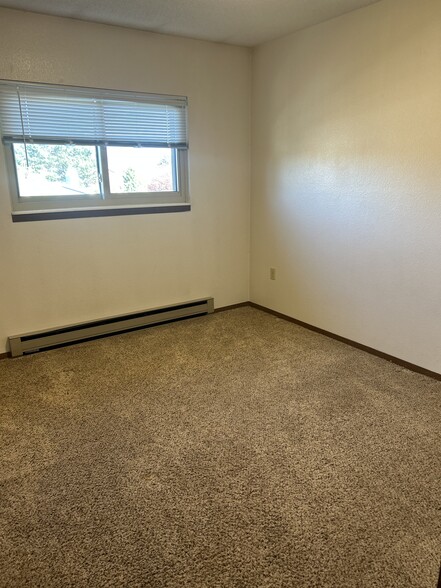 Beedroom - 4125 Van Buren Ave