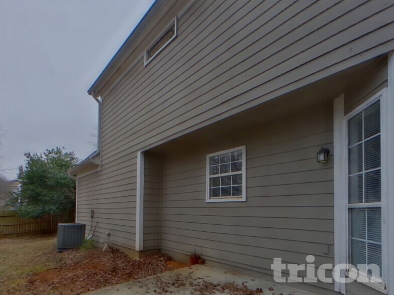 Building Photo - 1234 Shelton Way