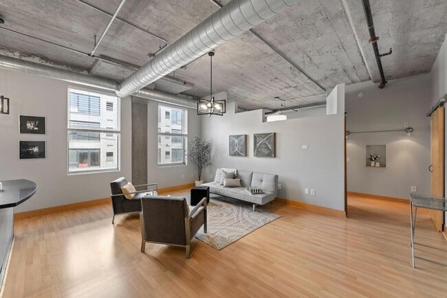 Building Photo - 918 N 3rd St