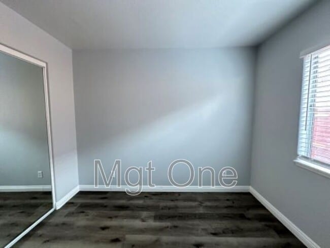 Building Photo - 2156 Russell Dr