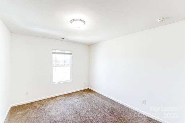 Building Photo - 2841 Yeager Dr NW