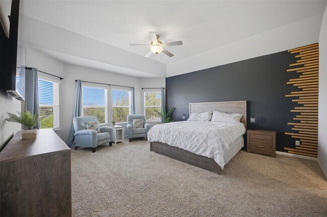 Building Photo - 904 View Dr