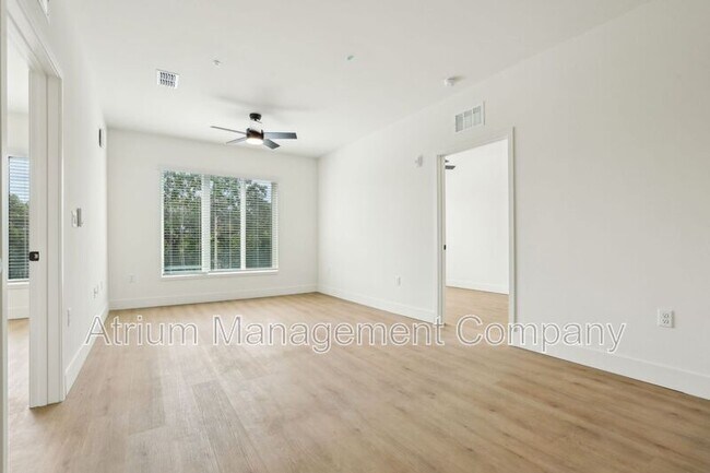 Building Photo - 221 S Bumby Ave