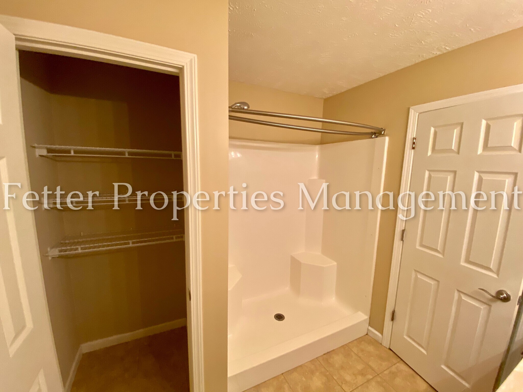 Building Photo - 10571 Tecumseh Dr