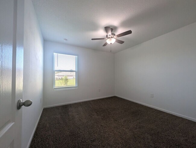 Building Photo - ENTRADA SUBDIVISION - THIS 4/2/3 HOME WITH OVER 2,140 sqft AND FENCED REAR YARD IS NOW AVAILABLE!!