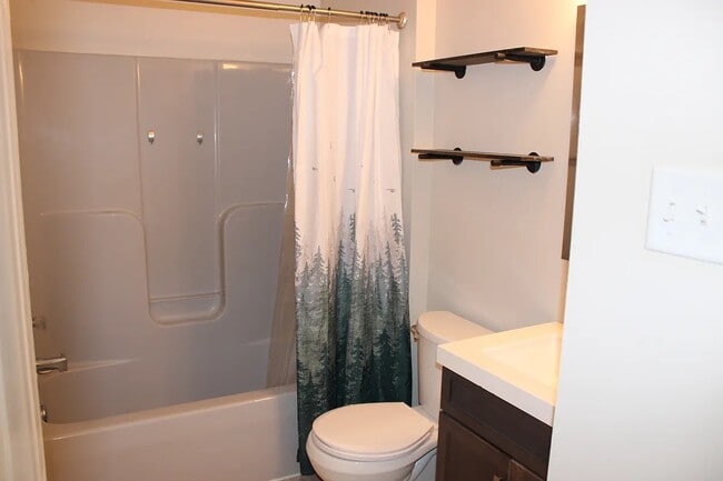 Building Photo - 7 White Birch Dr