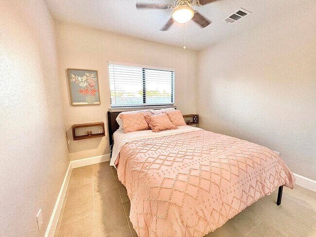 Building Photo - 9047 Twincreek Farm