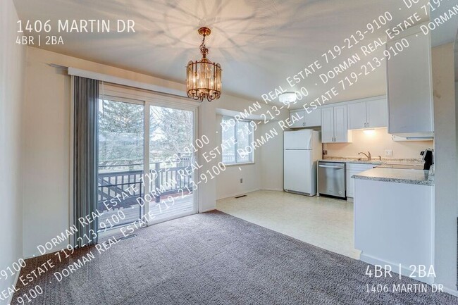 Building Photo - 1406 Martin Dr