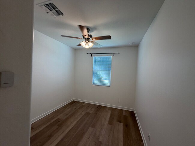 Building Photo - 36375 W Leonessa Ave