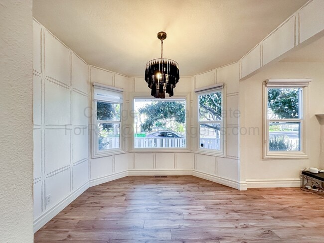 Building Photo - 201 Ashbury Ave