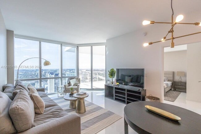 Building Photo - 851 NE 1st Ave