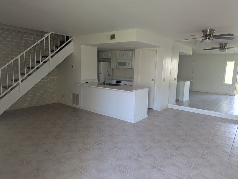 Building Photo - 72676 Willow St