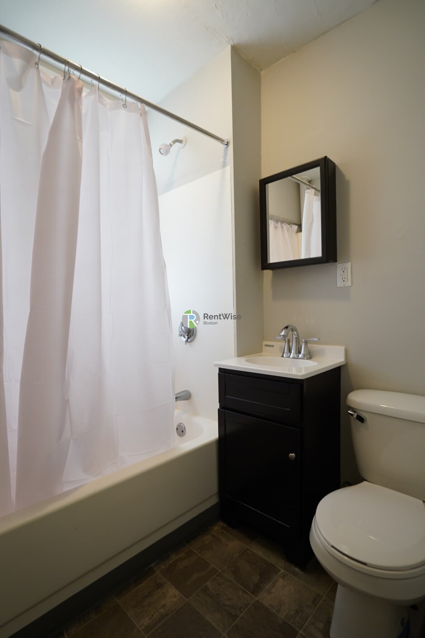 Building Photo - 159 Kelton St