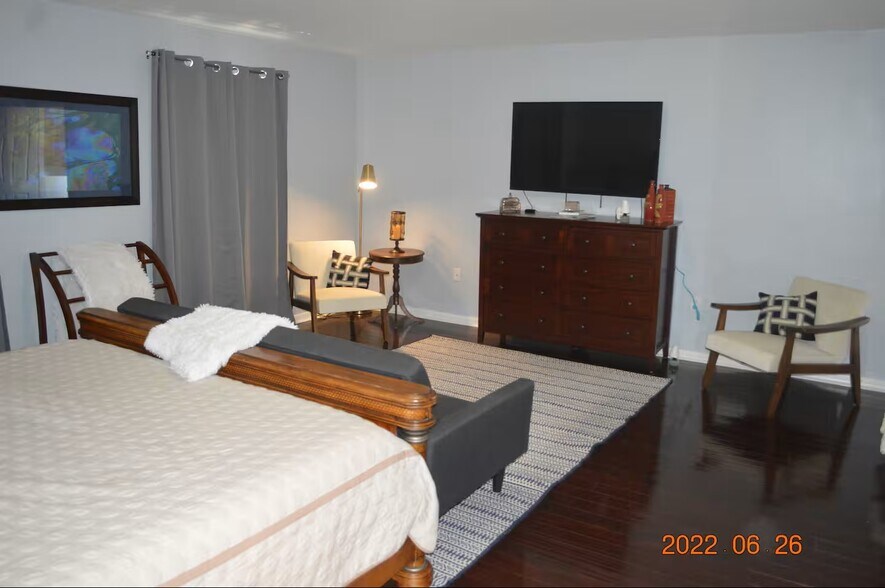 Bed 1 - 12 Fircrest Ln