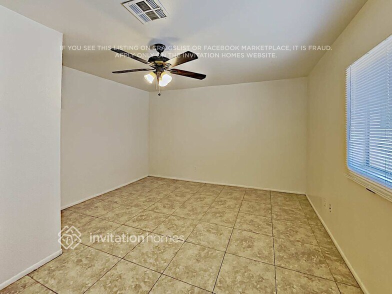 Building Photo - 6118 W Hollyhock Dr