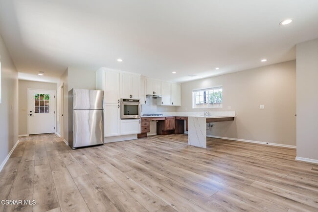 Building Photo - 3242 Hereford Ct
