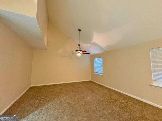 Building Photo - 303 Gary Cir