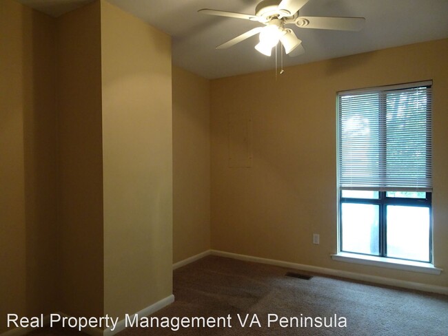 Building Photo - 3 br, 2.5 bath House - 1058 Willow Green Dr.