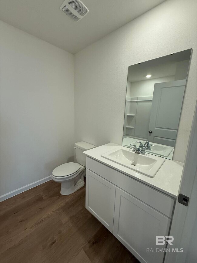 Building Photo - 16223 Eden St