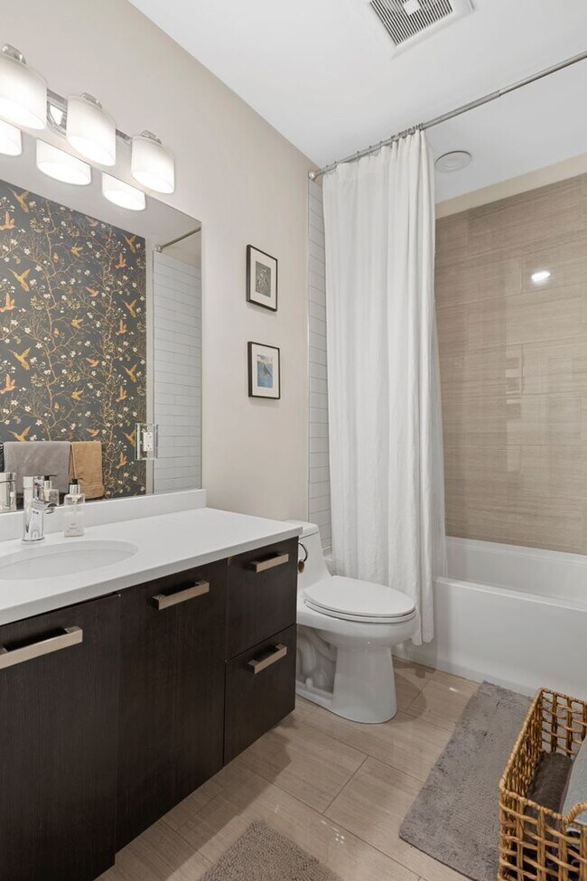 Building Photo - New 2BR2BA Condo in Jefferies Point with Backyard