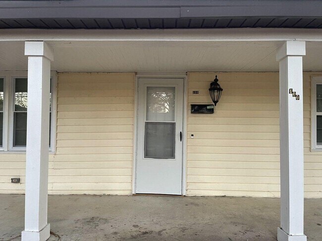 Building Photo - 400 N Magnolia Ave