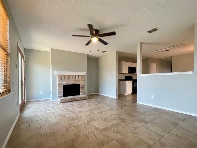 Building Photo - 1712 Silverwood Ln
