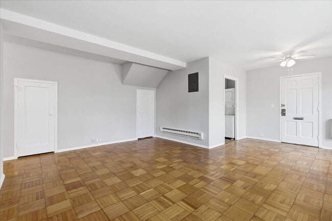 Building Photo - Condo in Parkfairfax community