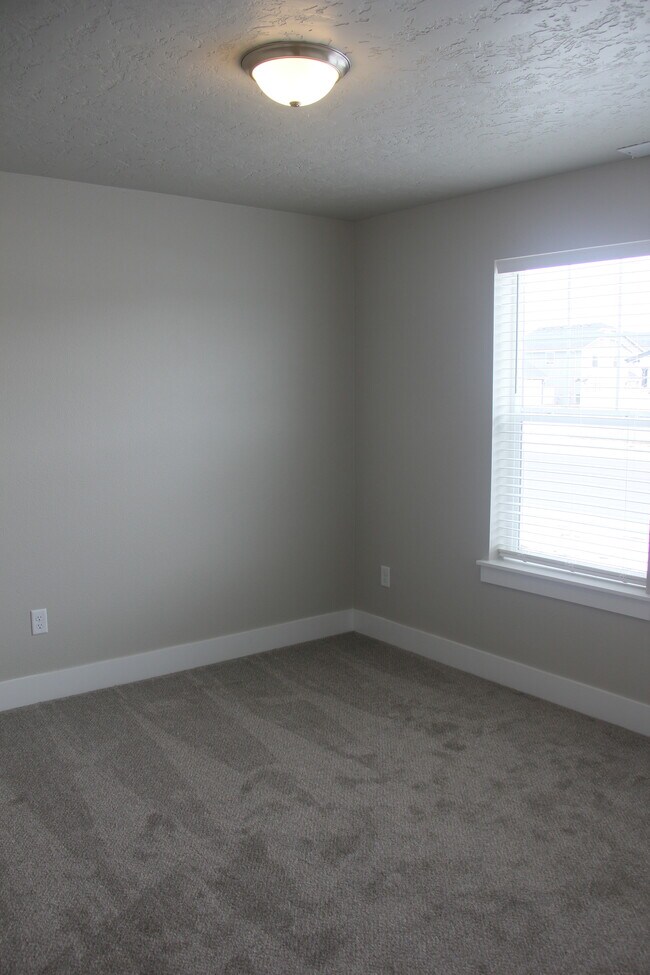 Building Photo - 16555 Senden Ave