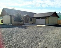 Building Photo - 3bedroom 2bath House