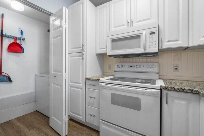 Building Photo - 11780 St Andrews Place