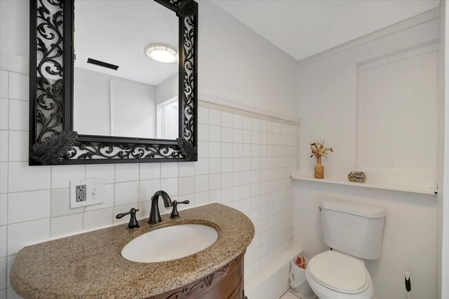 Building Photo - 4408 E Riverside Dr