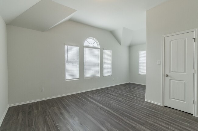 Building Photo - 1137 Crossing Dr
