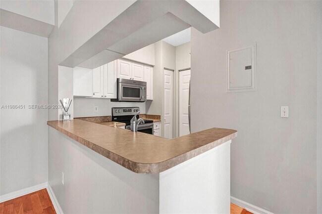 Building Photo - 17150 N Bay Rd