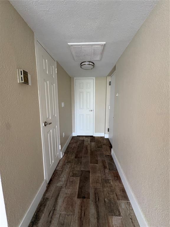 Building Photo - 470 3rd St S