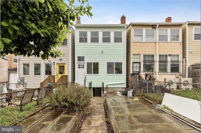 Building Photo - 4007 4th St NW