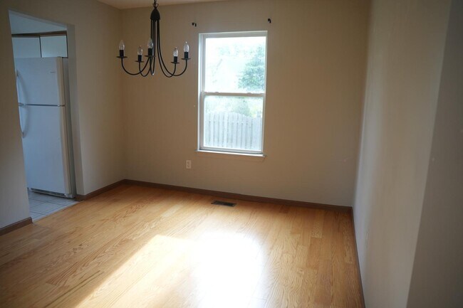 Building Photo - 22115 Pasadena Ln
