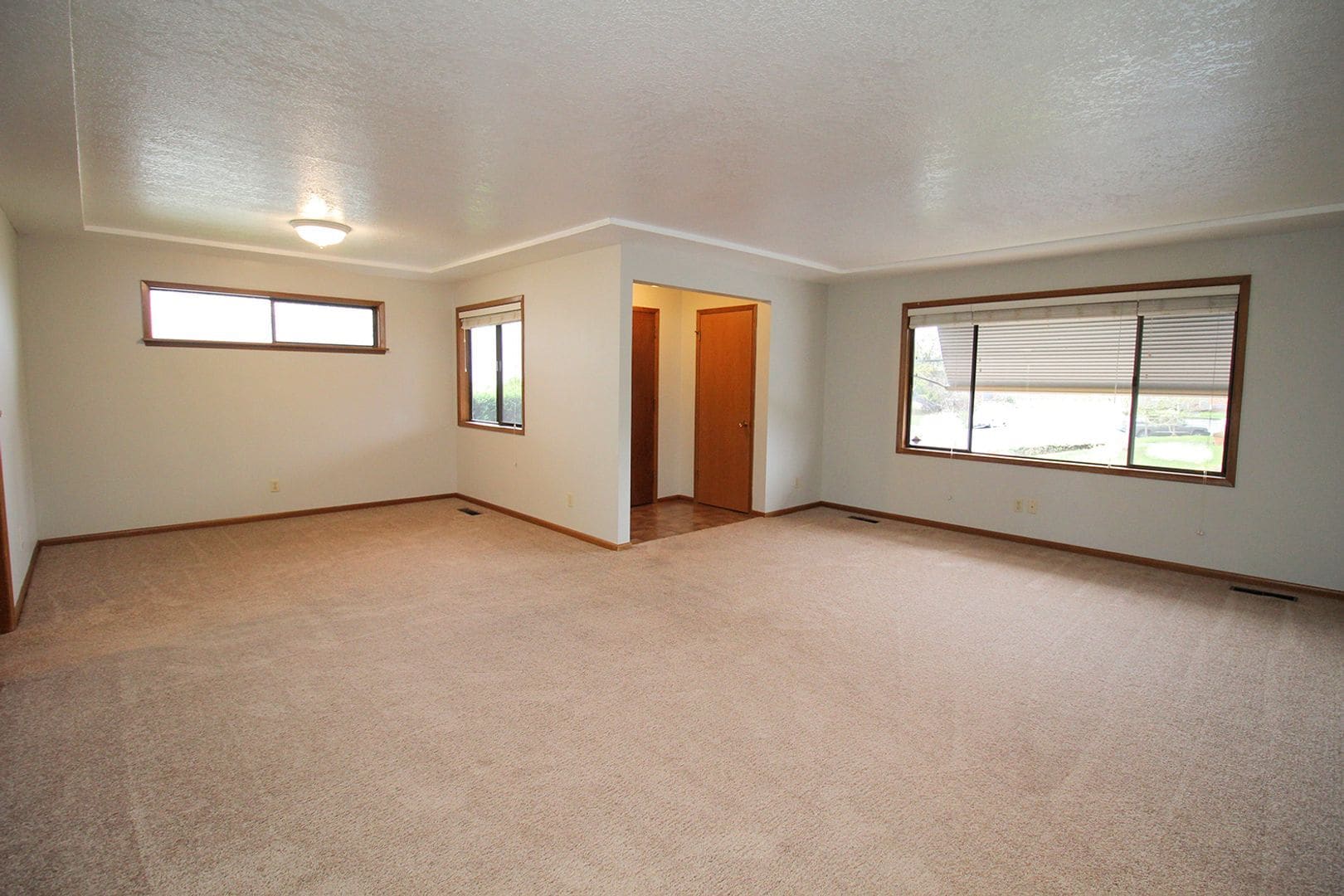 Building Photo - 230-230 SE 52nd Ave