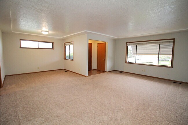 Building Photo - soudr03